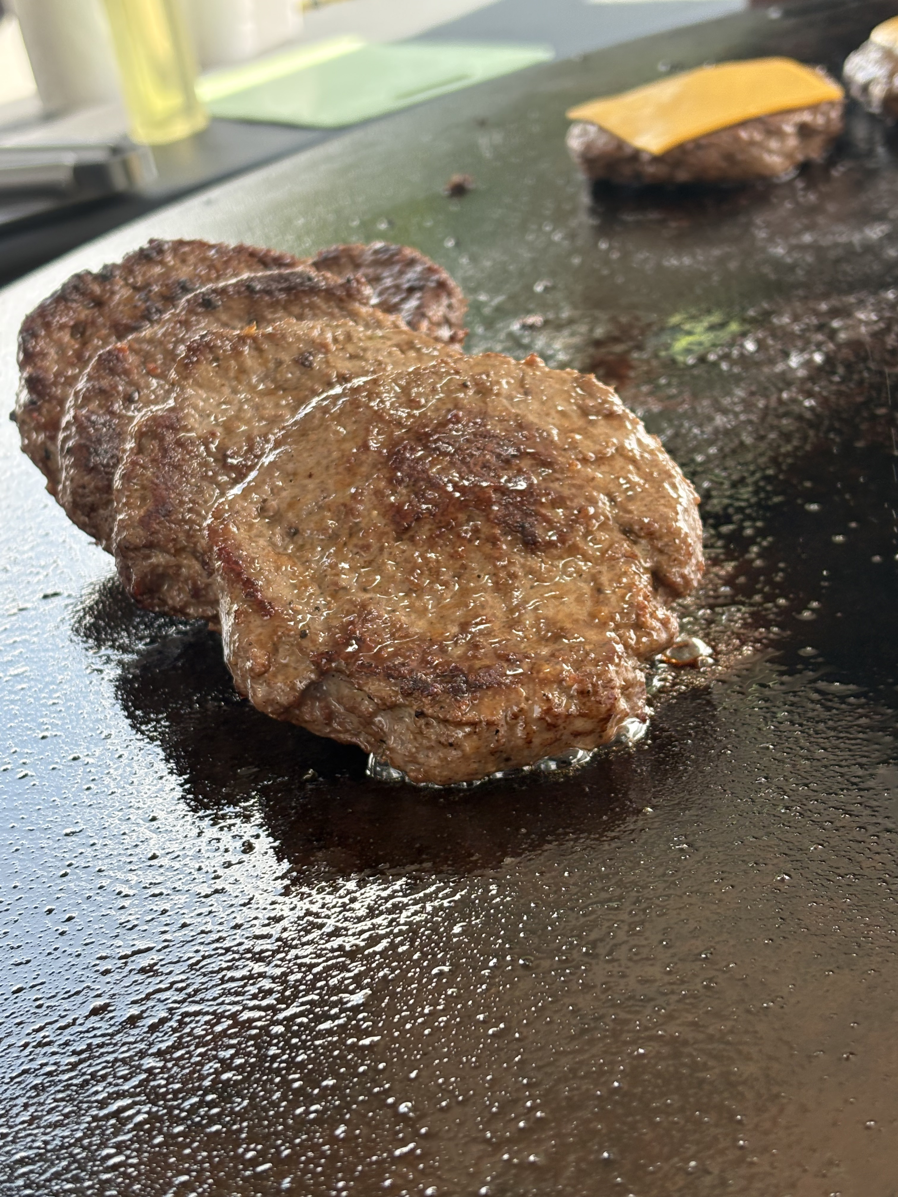 Patties aufen Grill